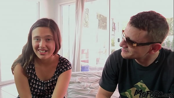 MOFOZO.com – 19 Year Old Amateur Is Getting Her Mouth Fucked